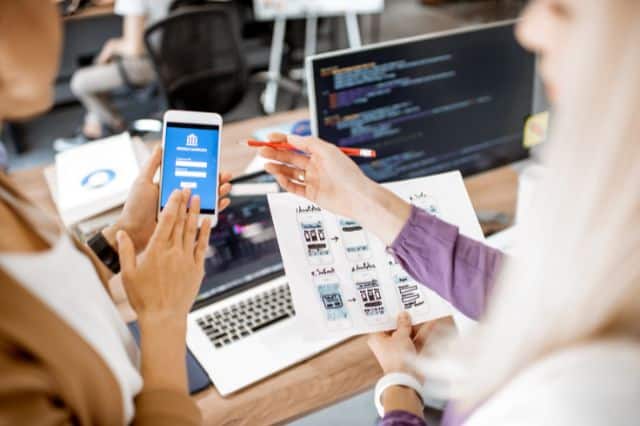 Hire An iOS developer with Experience in Mobile app development